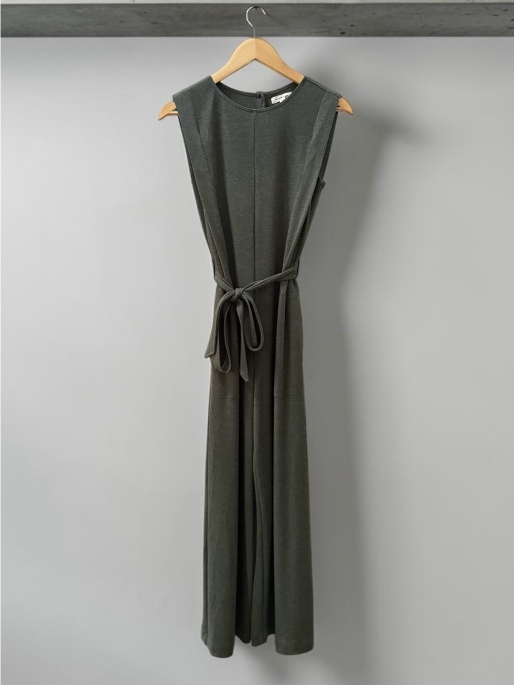 Max Studio Women’s Olive Grey Sleeveless Wide Leg Jumpsuit! S/M - Picture 2 of 7